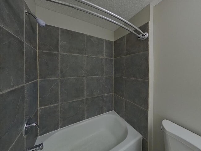 Building Photo - 15012 Viewcrest Ln