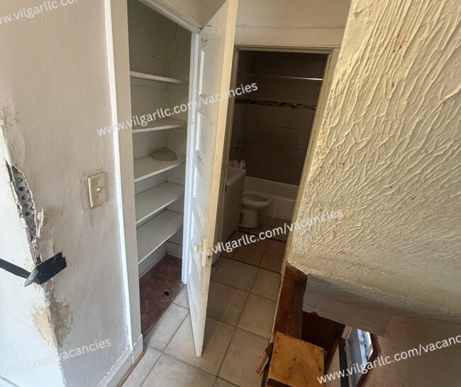 Building Photo - Single-family home for sale
