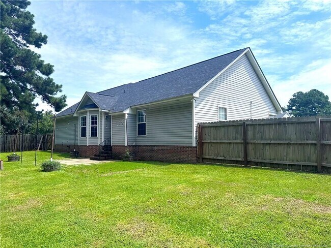 Building Photo - 206 Van Buren Dr