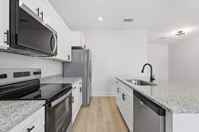 Building Photo - 2316 E 19th Pl