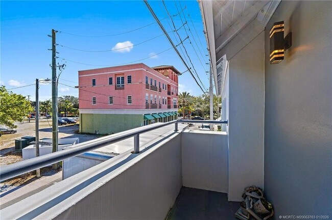 Building Photo - 310 SE Denver Ave