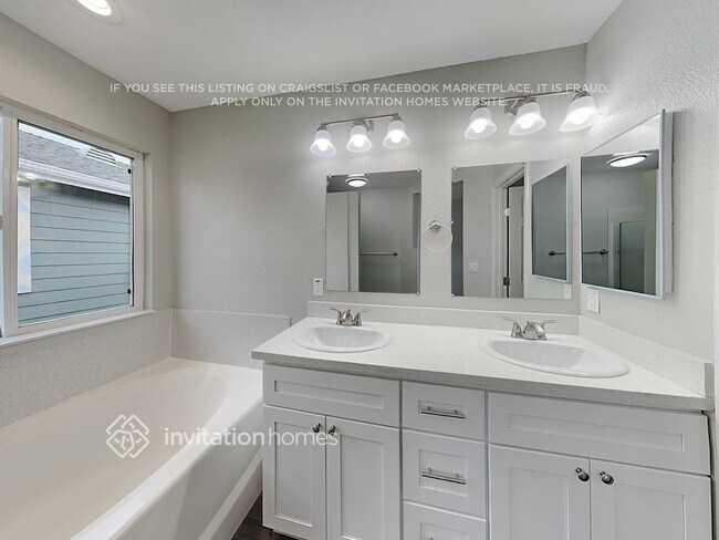 Building Photo - 713 Catamaran Way