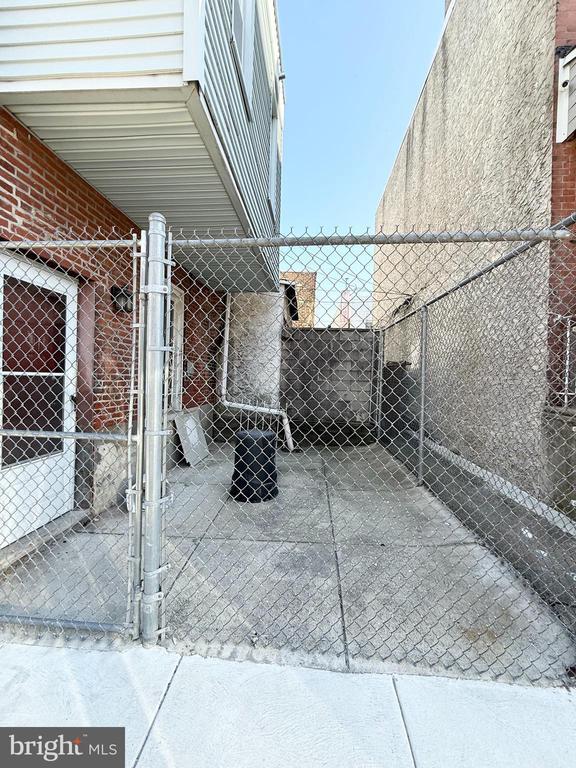 Building Photo - 714 W Ritner St