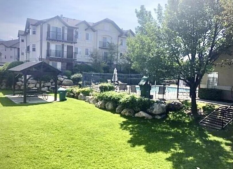 Clubhouse Side Yard - 1362 S 1190 W