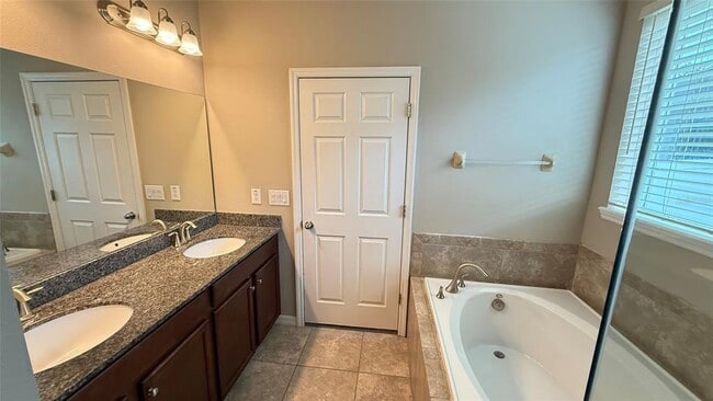 Building Photo - 32612 Harmony Oaks Dr
