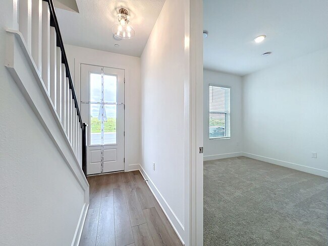 Building Photo - 15465 Hamlin Pk Dr