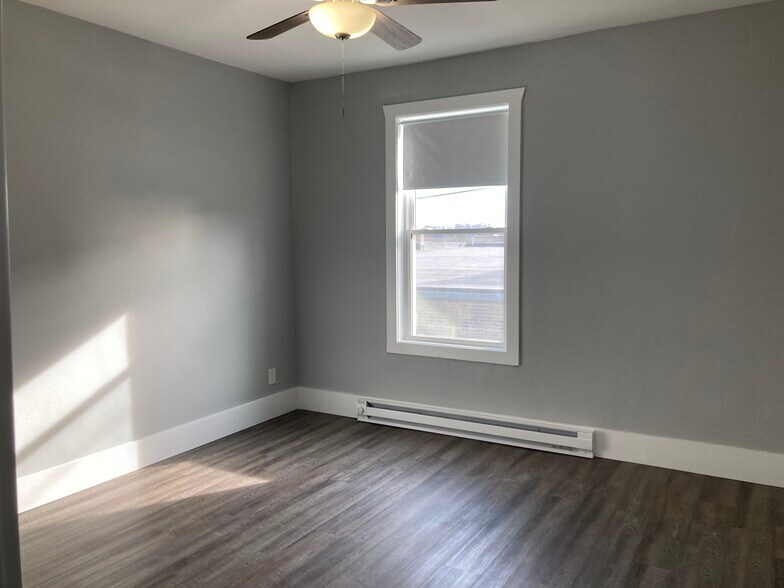 Living Area - 231 2nd Ave NE