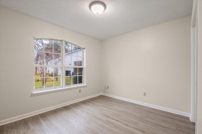 Building Photo - 3588 Wexford Ct