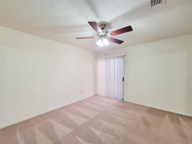 Building Photo - 8611 Pool Creek Dr