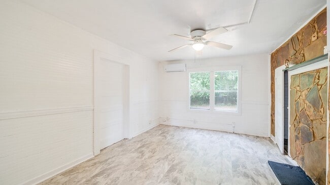 Building Photo - 1528 Fletcher St