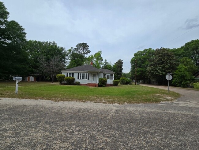 Building Photo - Crosswell Area