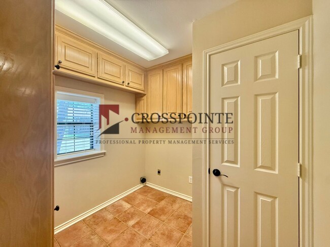 Building Photo - 3308 Moss Glen