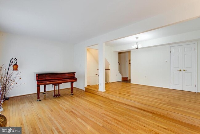 Building Photo - 4428 Holly Ave