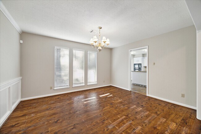 Building Photo - 4 Falling Star Rd