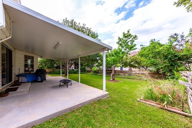 Building Photo - 1910 Ruthie Run