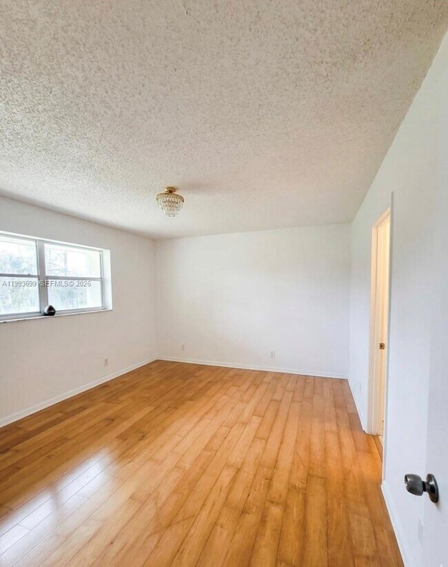 Building Photo - 7900 S Colony Cir