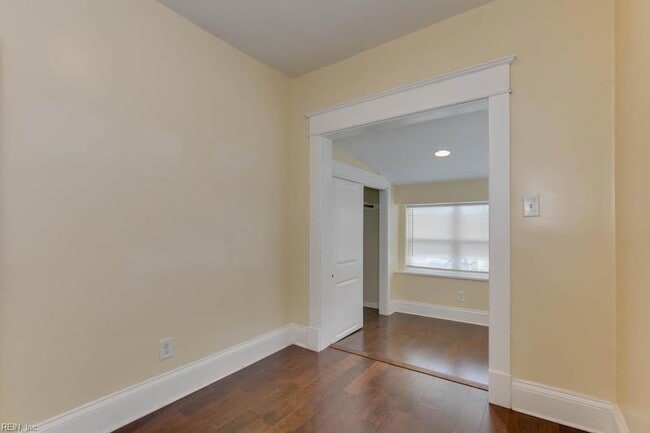 Building Photo - 615 W 34th St