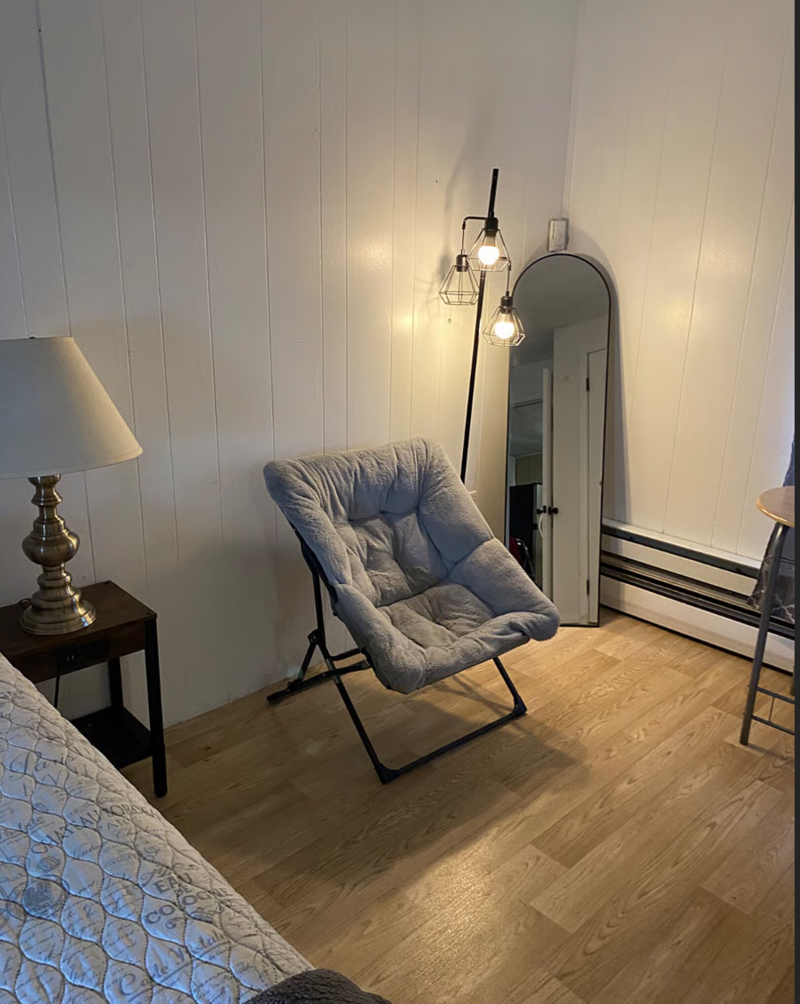 Efficiency apartment - 1101 7th Ave