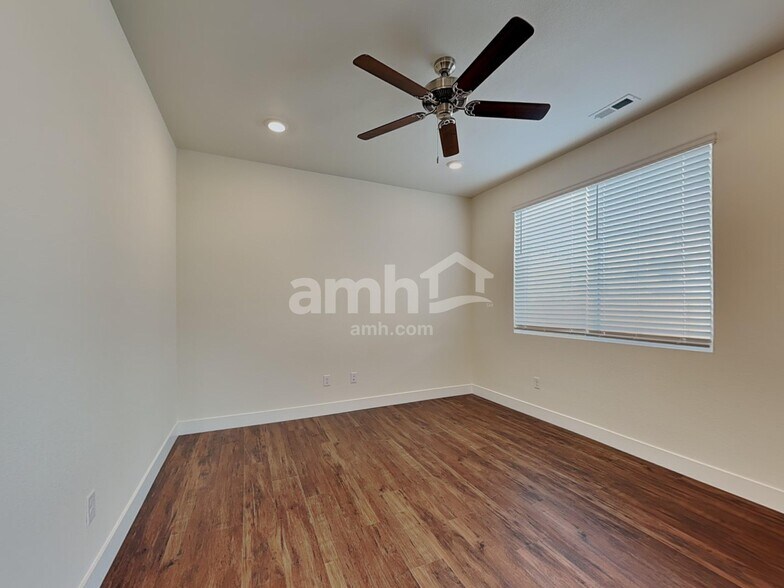 Building Photo - 11654 Broken Top Dr