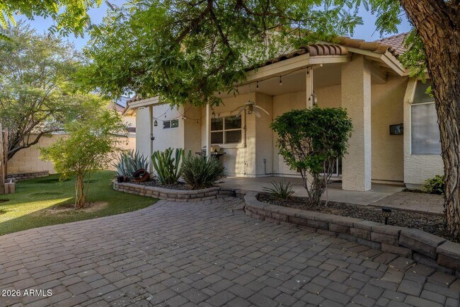 Building Photo - 3125 E Cottonwood Ln
