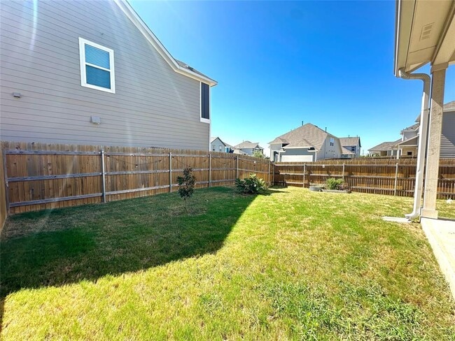 Building Photo - 15701 Ellinger Dr