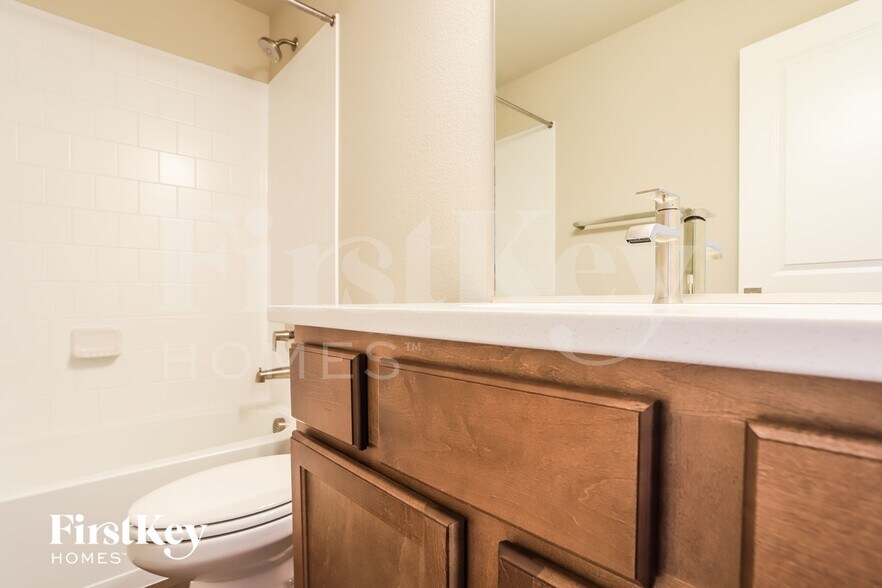 Building Photo - 10559 Horton Dr