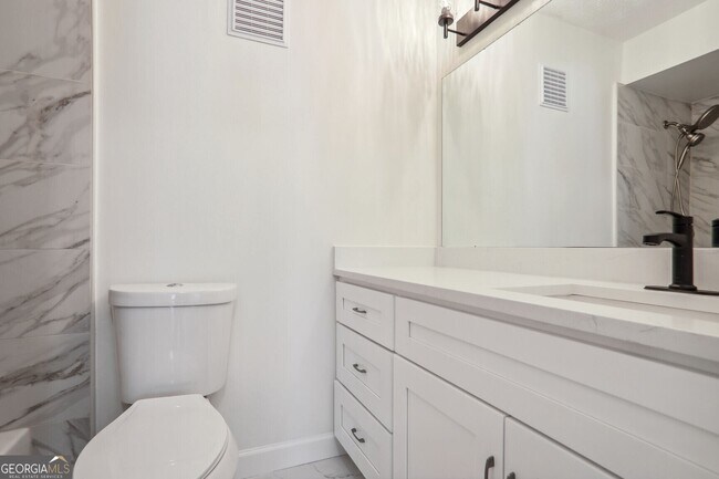 Building Photo - 3707 Essex Ave