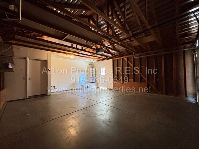 Building Photo - Gated Johnson Ranch: 3 Bed, 2.5 Bath - New...