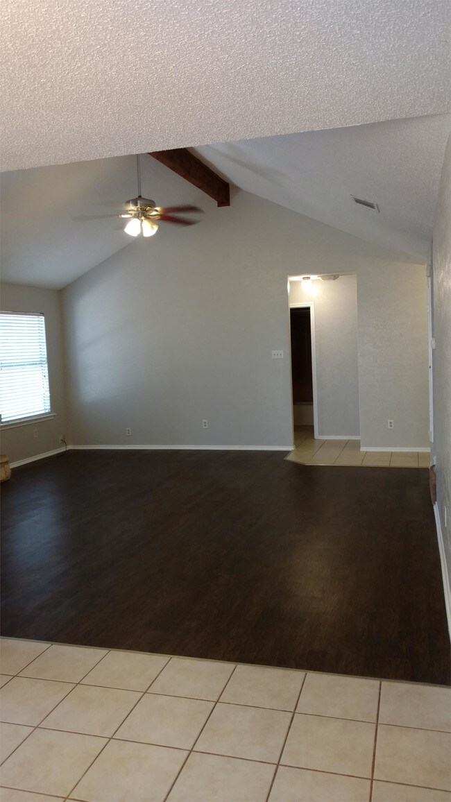 Building Photo - 2017 Ramona Cir