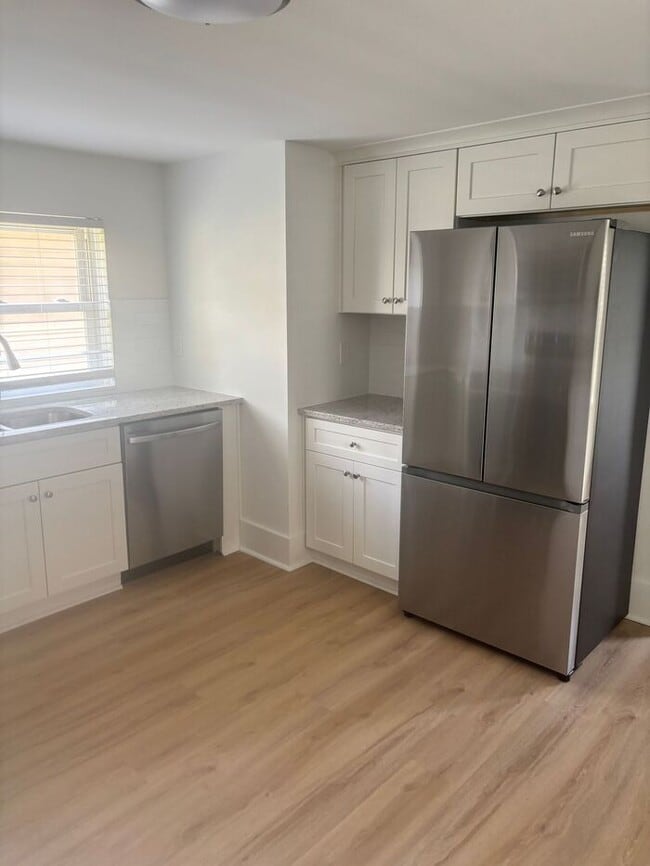 Building Photo - 2 Bedroom 1 Bath