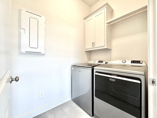 Building Photo - Cottage-Style 3BR Home in Americana