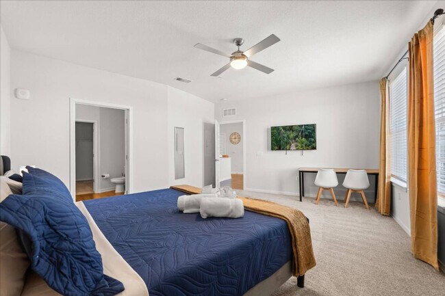 Building Photo - 1223 E Plant St