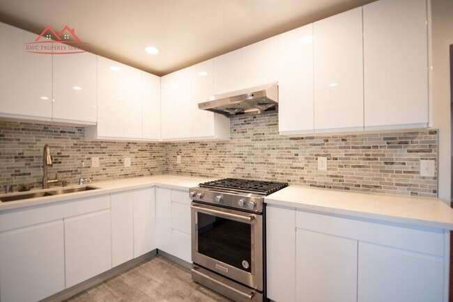 Building Photo - 2135 Hikido Dr
