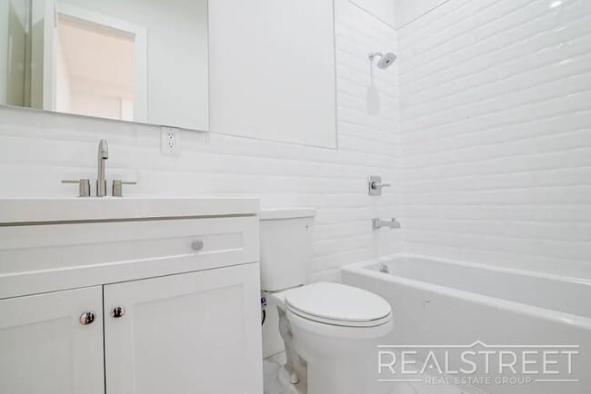 Building Photo - Luxury Triplex Brownstone in Prime Stuyves...