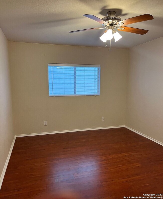 Building Photo - 3943 Bulverde Pkwy