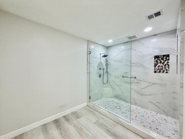 Building Photo - 34983 Mission Hills Dr