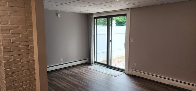 Building Photo - 4 Idlewood Ln