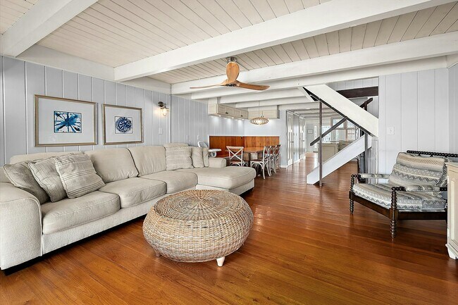 Building Photo - 617 Bayshore Dr