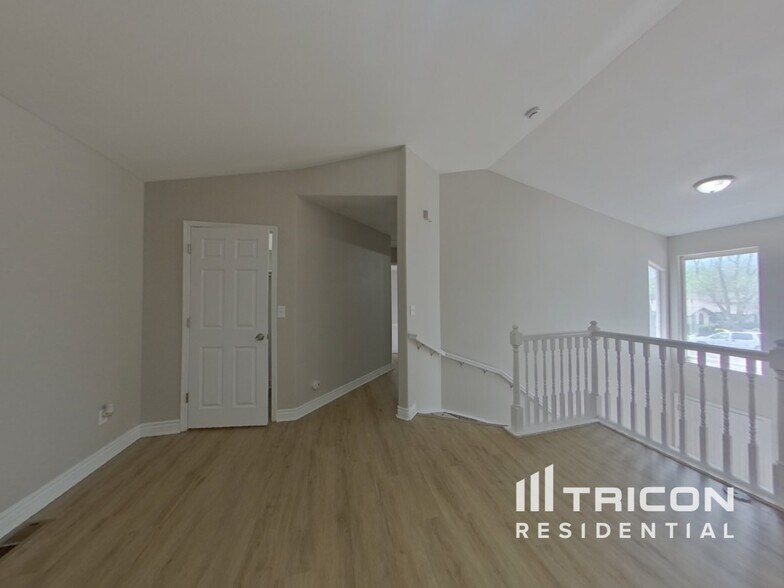 Building Photo - 441 Valley Hi Cir