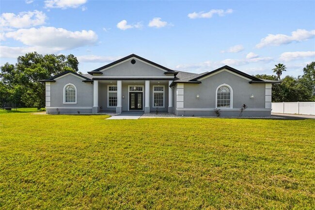 Building Photo - 6644 Country Club Rd