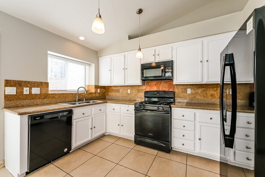 Building Photo - 1532 Helen Belle Dr