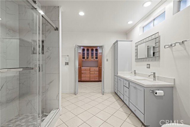 Building Photo - 10685 Ledeen Dr