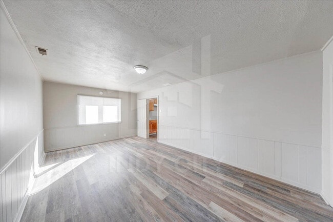 Building Photo - 7357 Evanston Ave