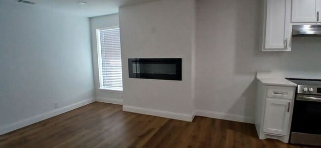 Building Photo - Updated Fort Worth Gem — Over 2,000 Sq Ft, Fireplace & Two Living Spaces