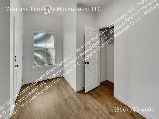 Building Photo - 1202 N 7th St