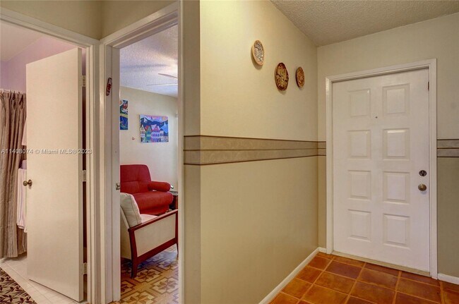 Building Photo - 662 Woodgate Ln