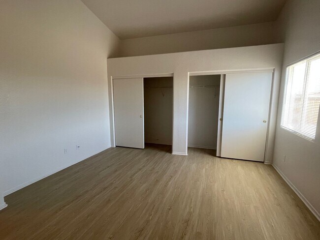 Building Photo - Adelanto Home-3 Bedrooms,2 Bathrooms, Laminate Floors, Indoor Laundry Room, Large Back Yard