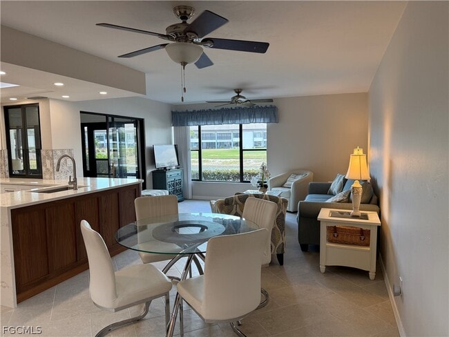 Building Photo - 5850 Trailwinds Dr