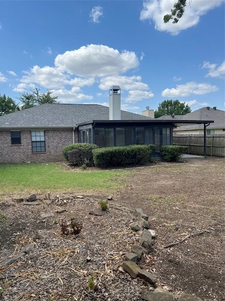Building Photo - 1706 Oxford Dr