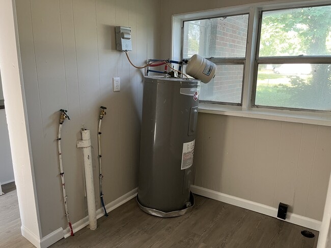 Building Photo - 2807 34th St N